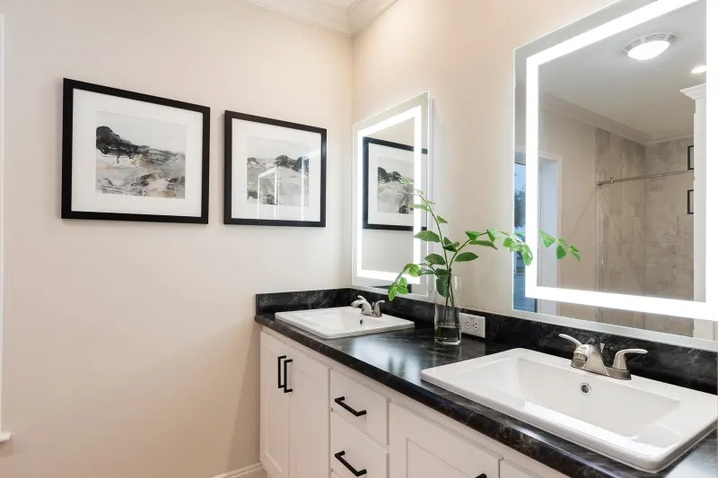 Biscayne bay bathroom home features